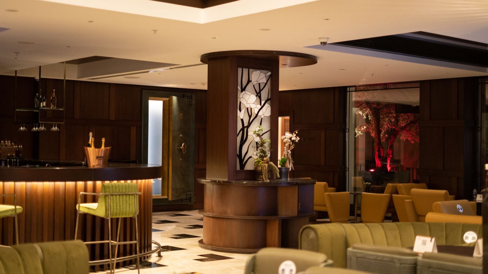 Lounge Bar